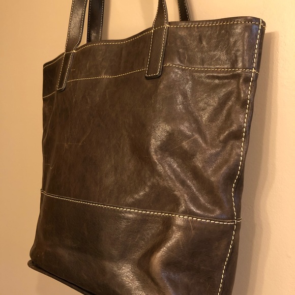 Frye tote and coin purse. Like new!